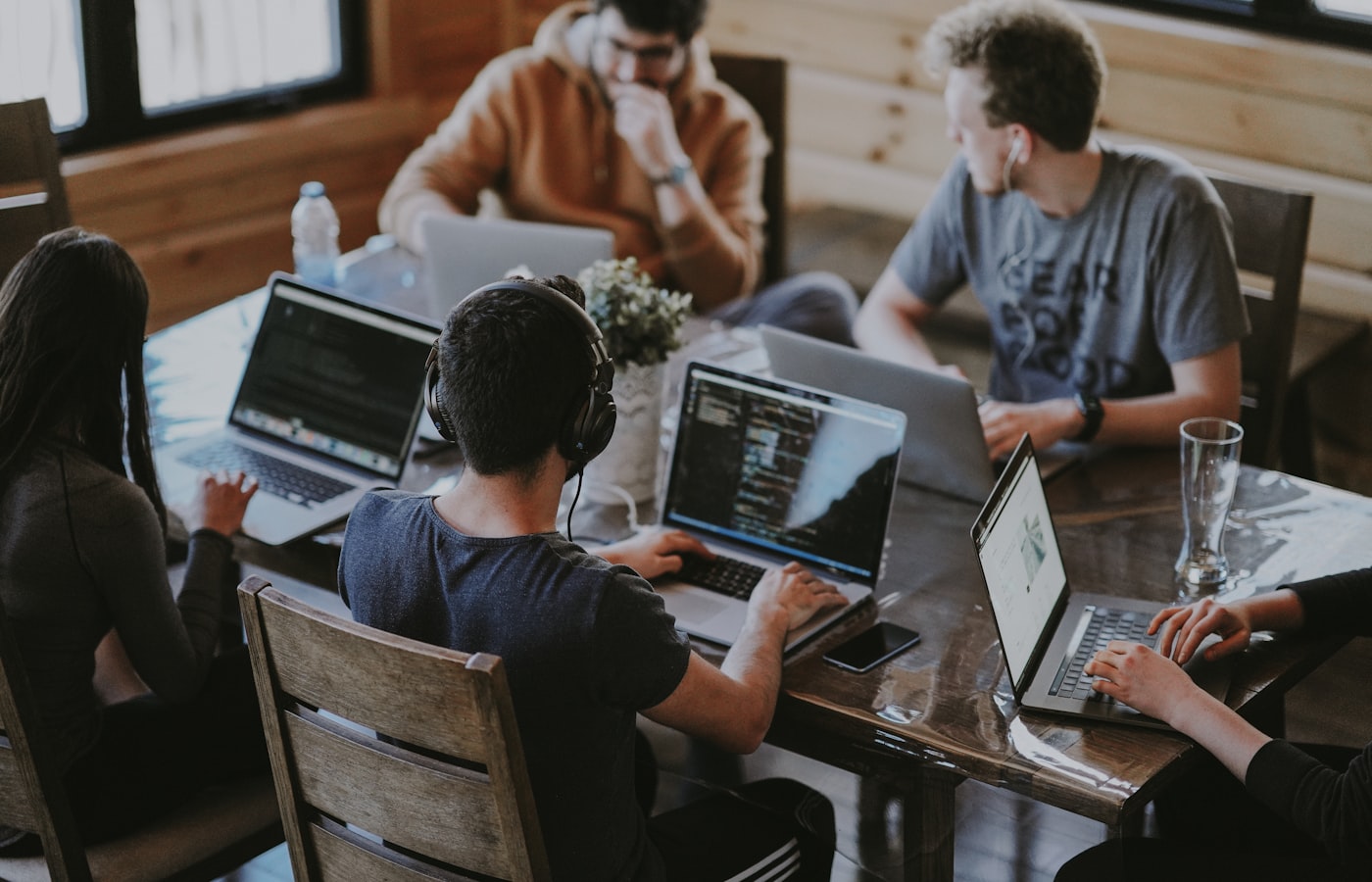 WingCX agents working at their own pace